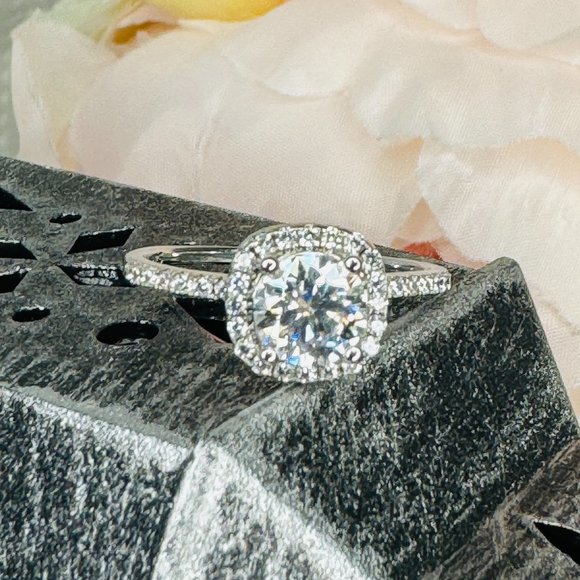 Certified 1ct . t.w. Moissanite Diamond Round Square Halo Engagement Ring - Picture 1 of 8